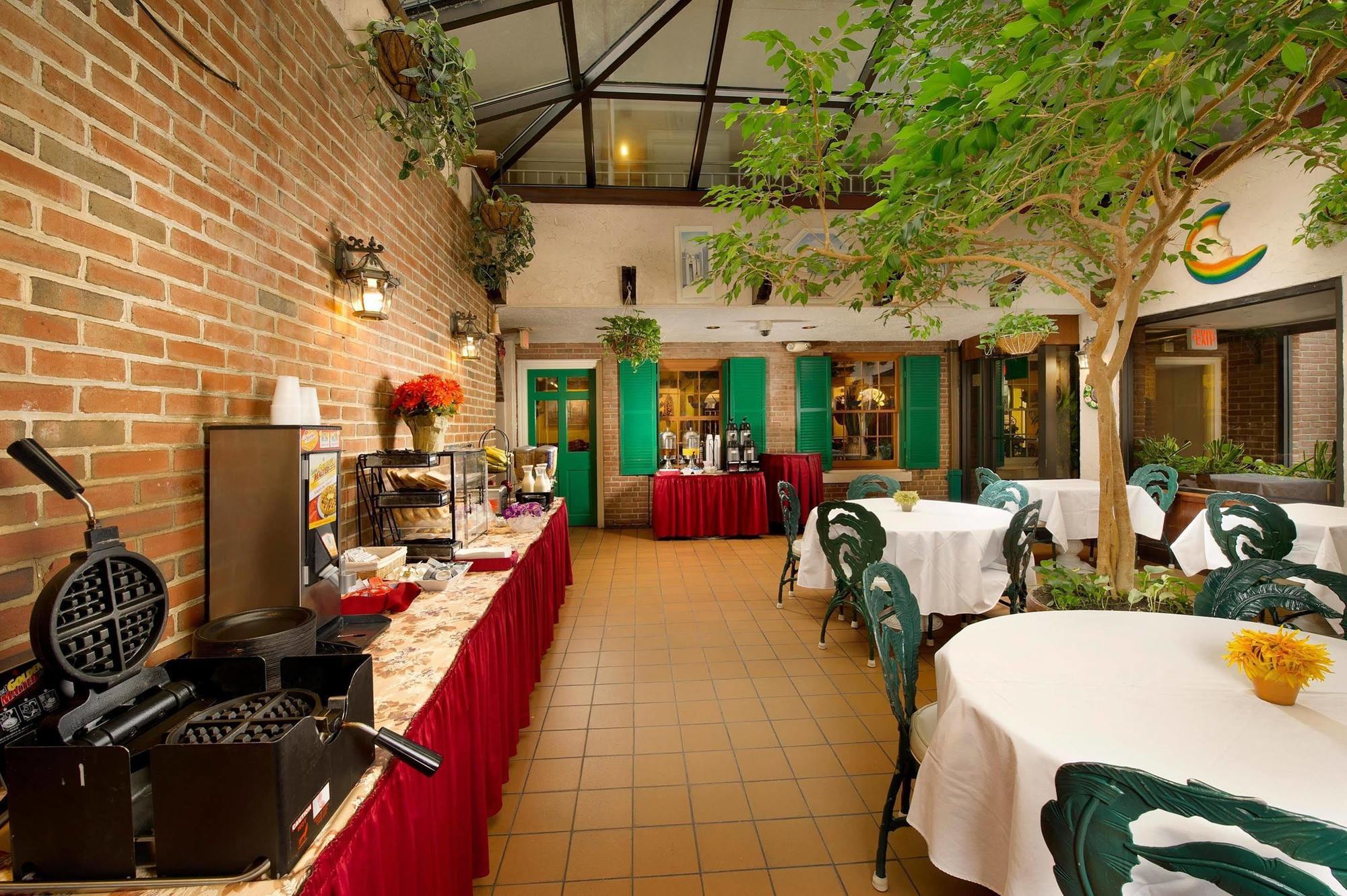 American Inn Of Bethesda Bagian luar foto