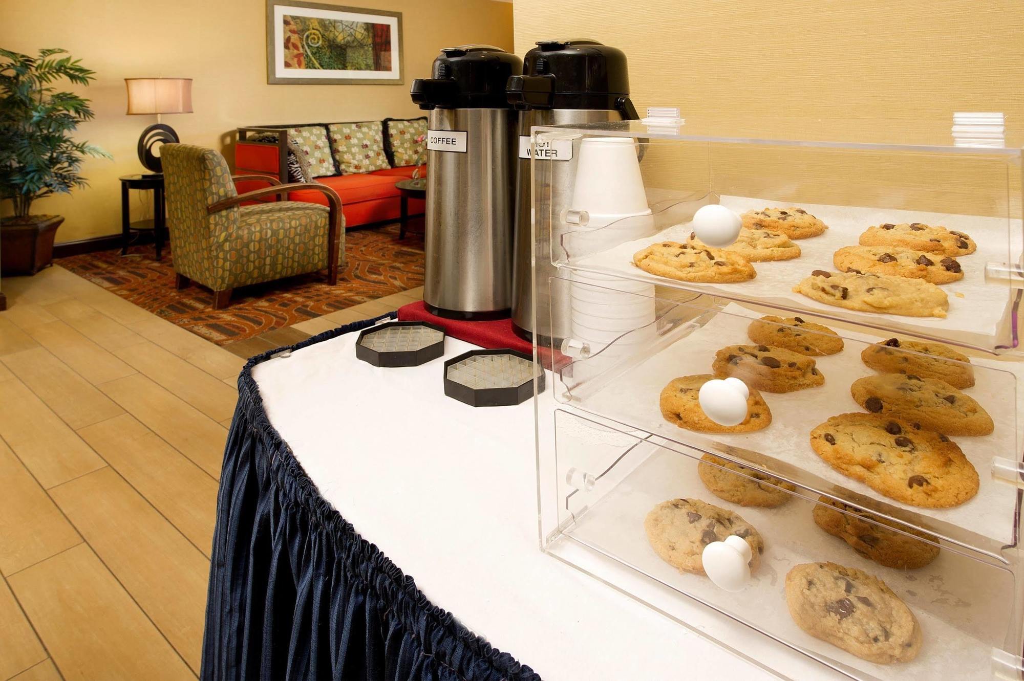 American Inn Of Bethesda Bagian luar foto