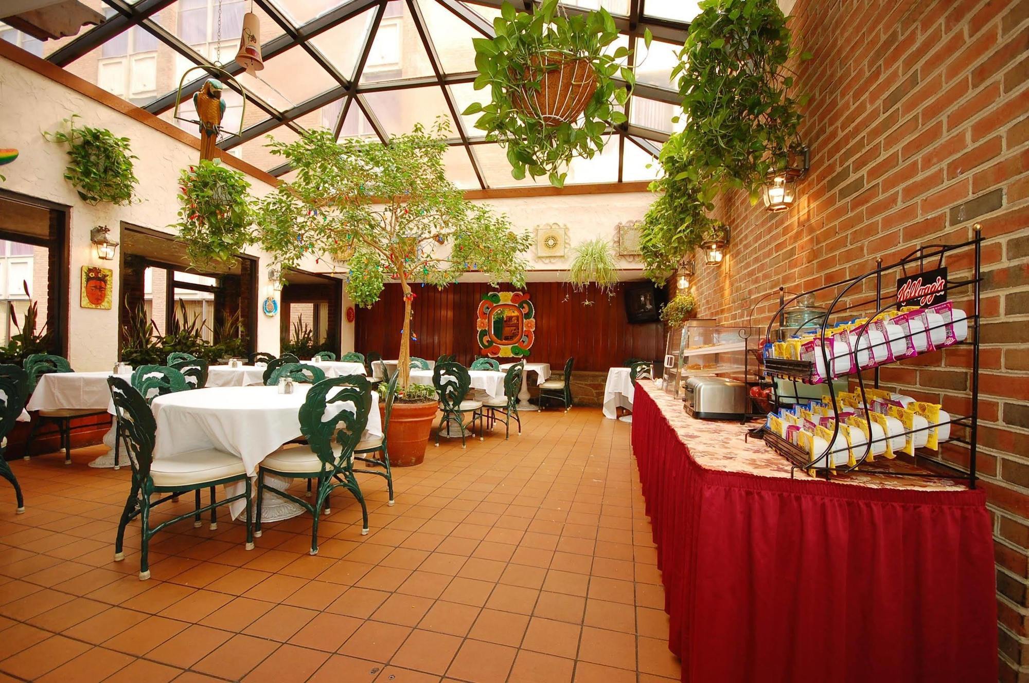 American Inn Of Bethesda Bagian luar foto