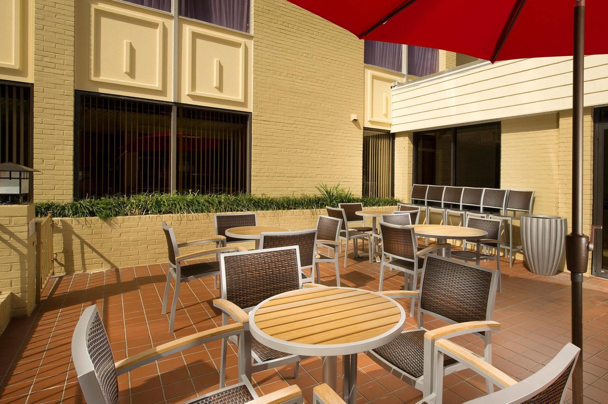 American Inn Of Bethesda Bagian luar foto