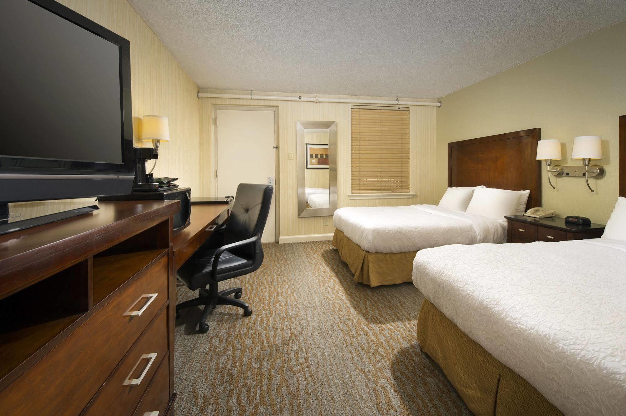 American Inn Of Bethesda Bagian luar foto